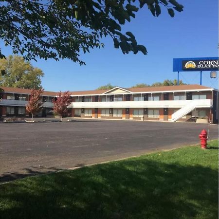 Corn Palace Inn Mitchell Exterior photo