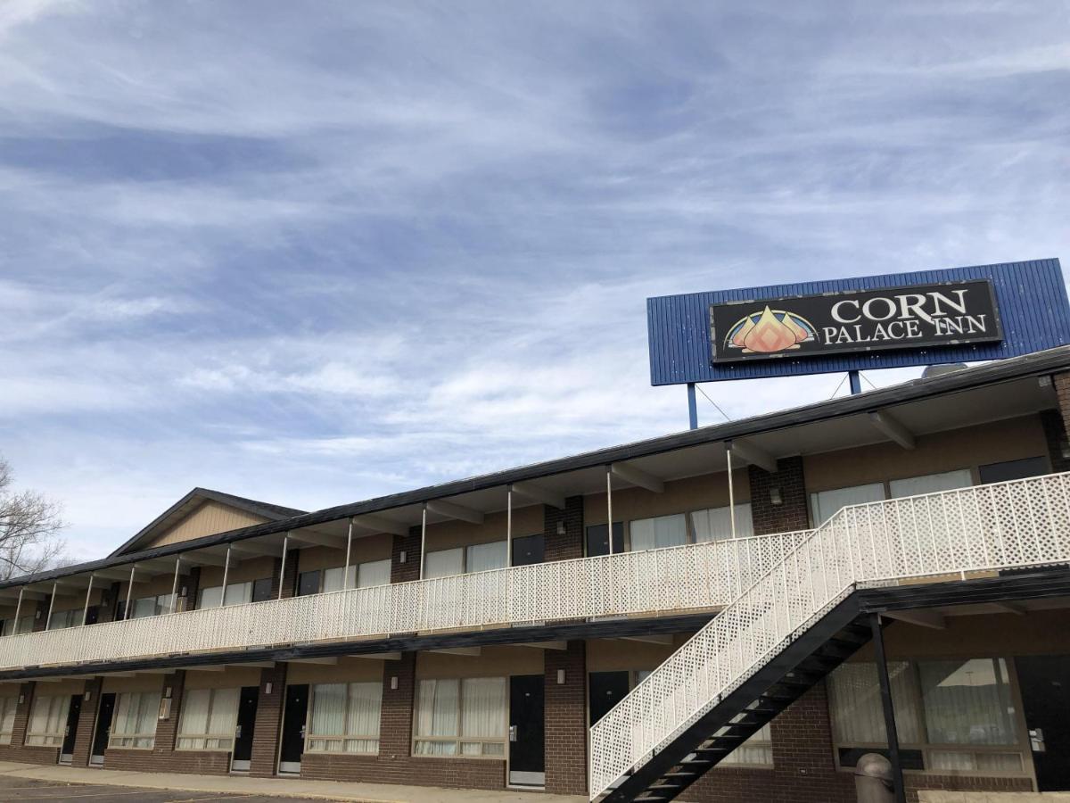 Corn Palace Inn Mitchell Exterior photo